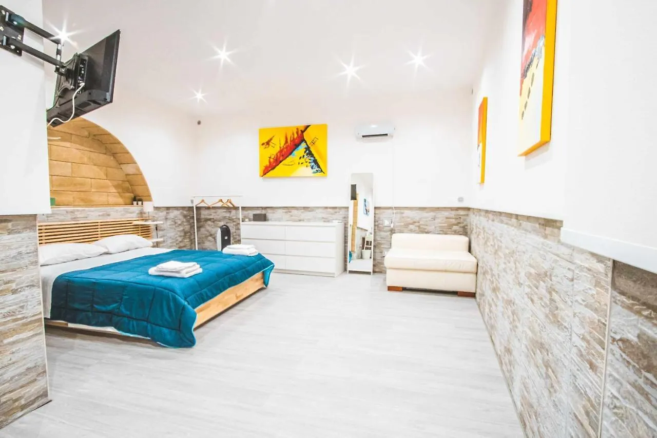 The Castle Apartment Bari 0*,  Italy