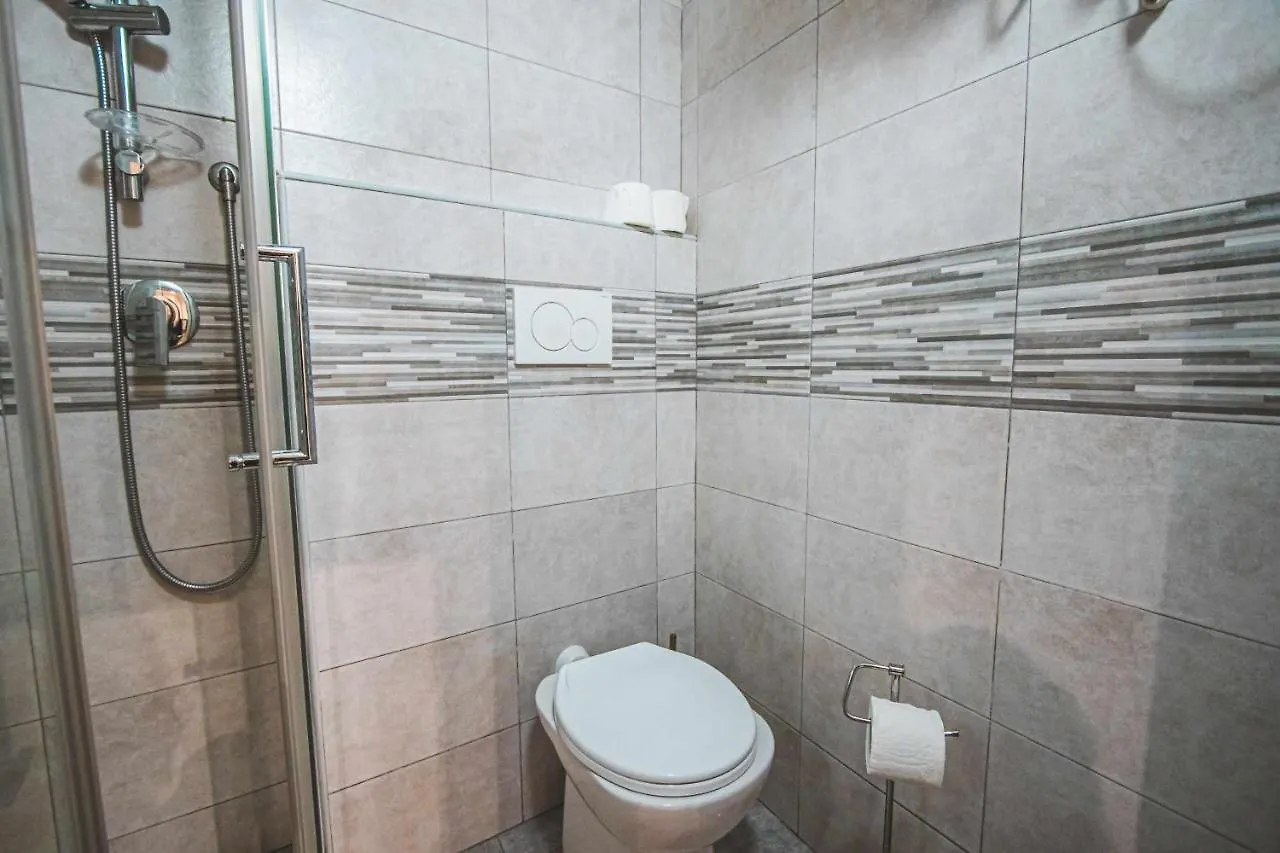 The Castle Apartment Bari 0*,